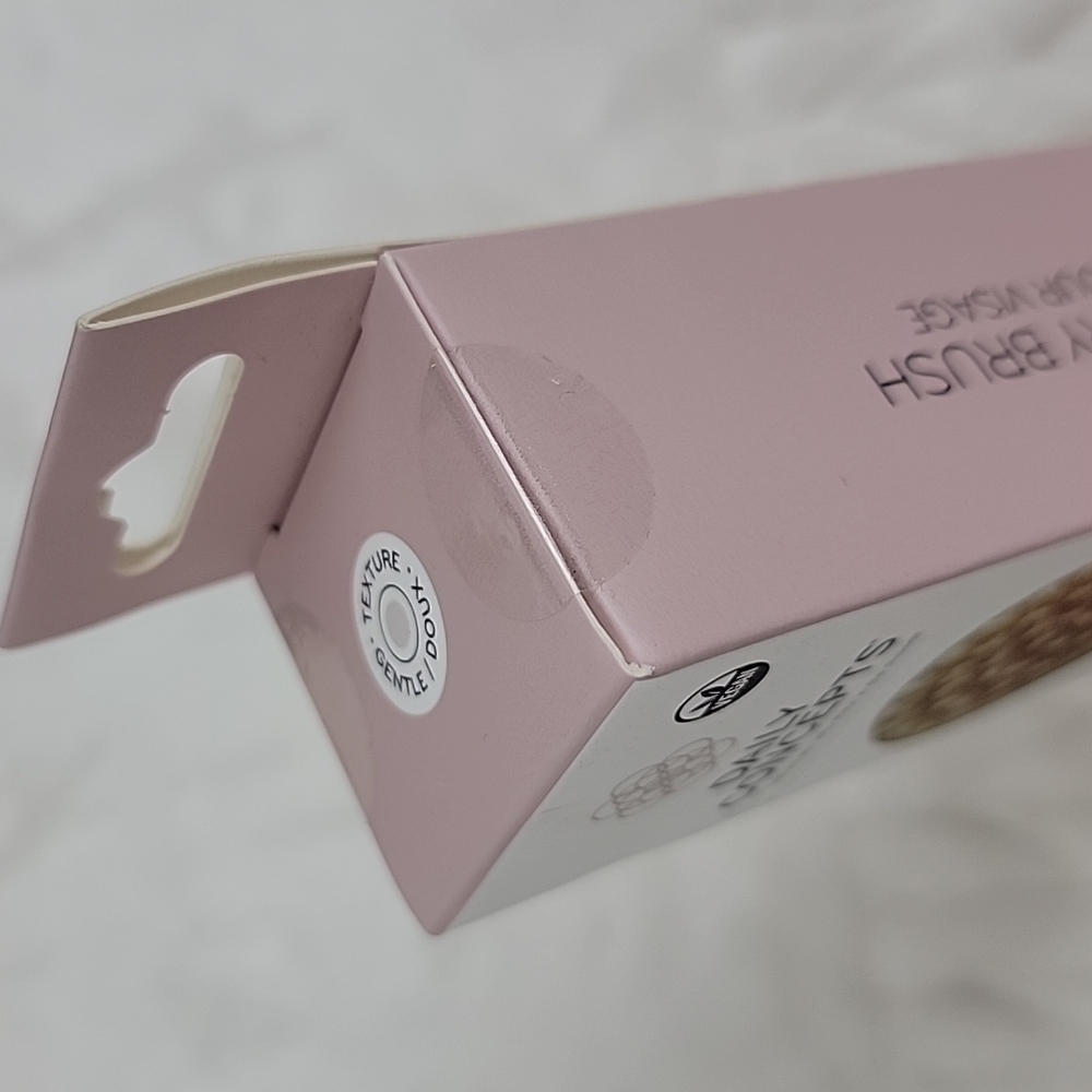 Daily Facial Dry Brush - Picture 7 of 7